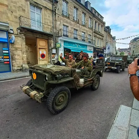 Le Rez Des Arcades - T2 En Rdc Hypercentre Carentan